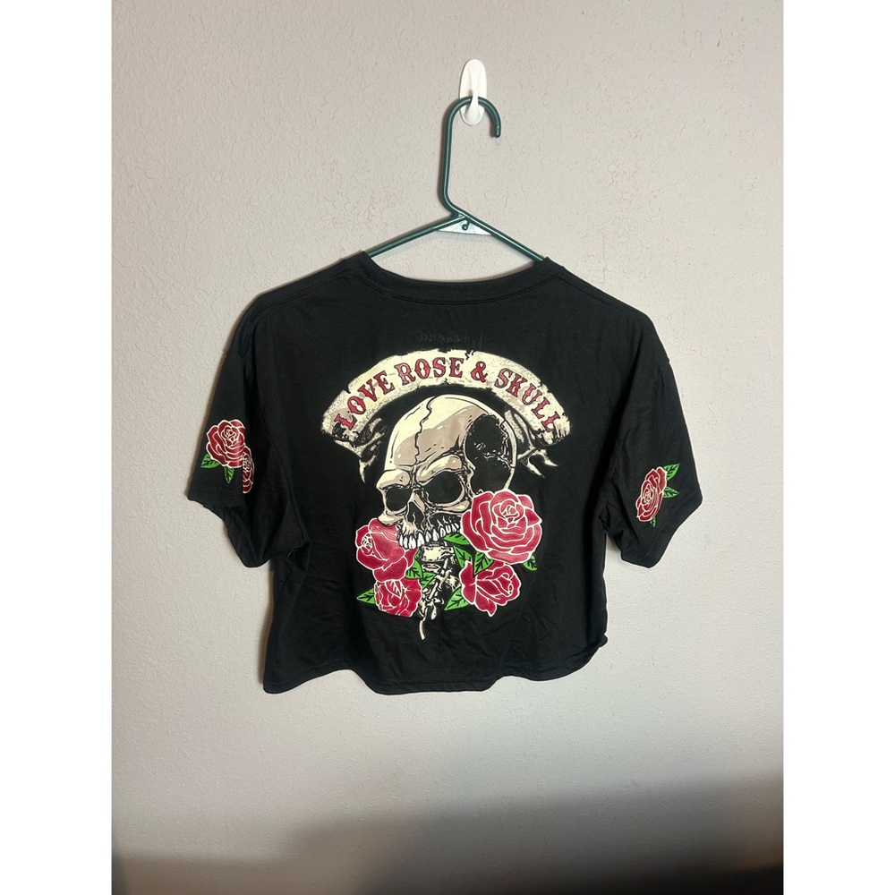 Skull and Roses Black Tee